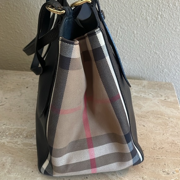 Burberry small leather tote - Picture 3 of 12